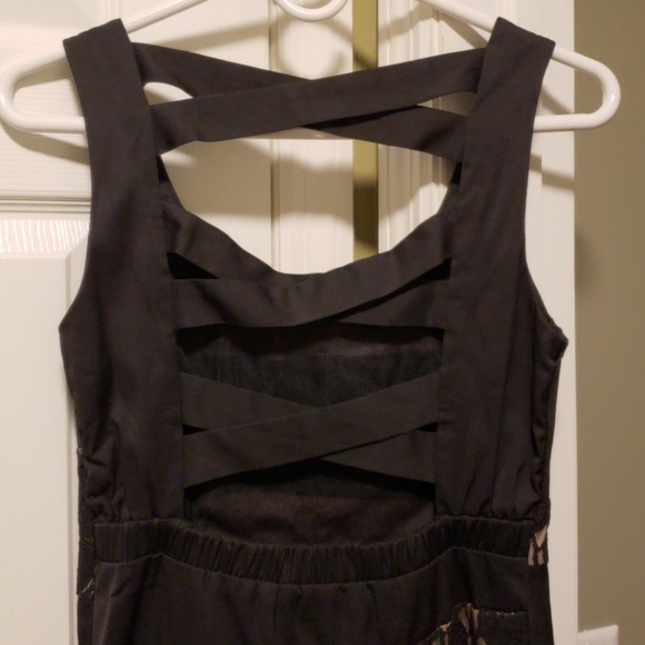 C. Luce Dress Size Small - Picture 4 of 7